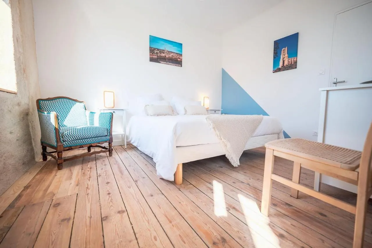 Chambres Et Table D'Hotes - Les Jardins De La Longagne Saussenac 0*,