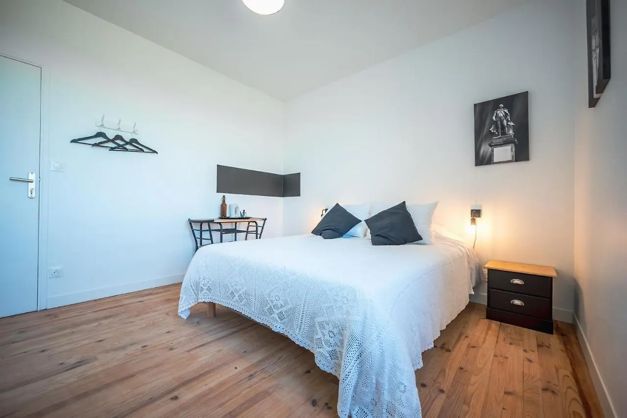 Bed & Breakfast Chambres Et Table D'Hotes - Les Jardins De La Longagne Saussenac Francia