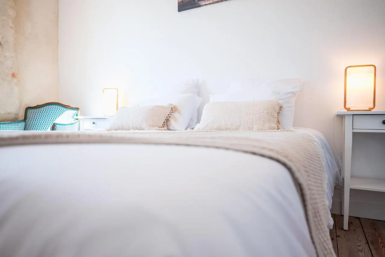 Chambres Et Table D'Hotes - Les Jardins De La Longagne Saussenac Bed & Breakfast